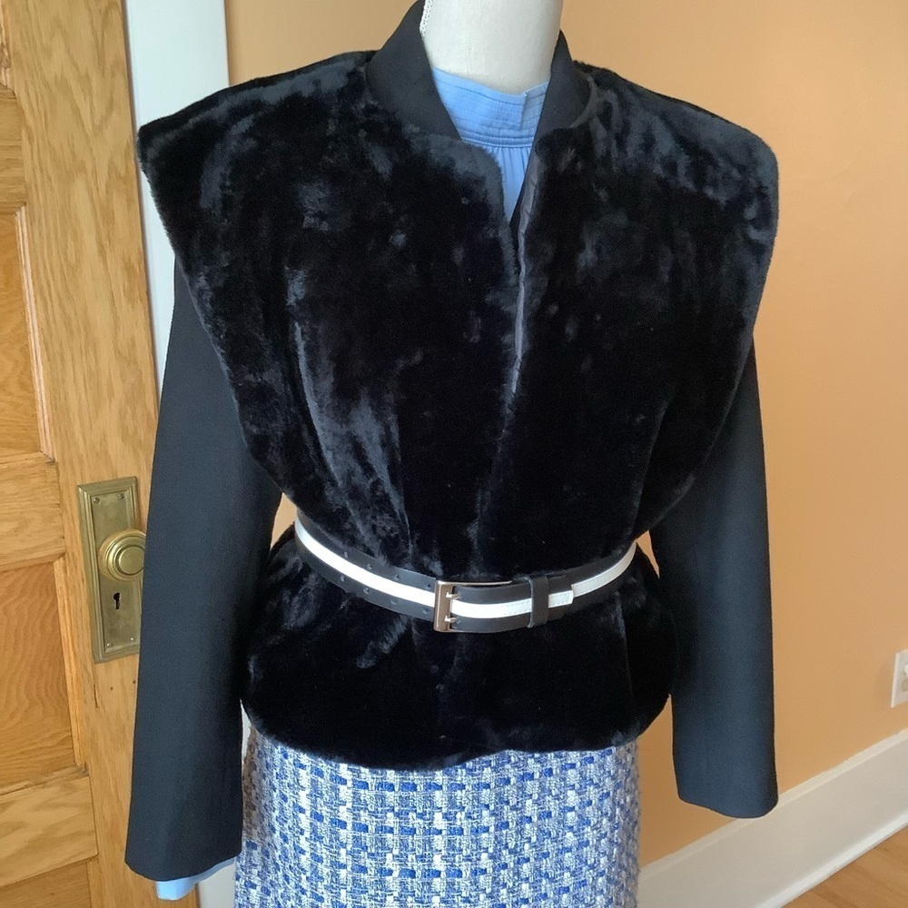VINTAGE Black Faux Fur Cropped Vest Collarless Open Front Plush Waistcoat XL - Picture 11 of 13